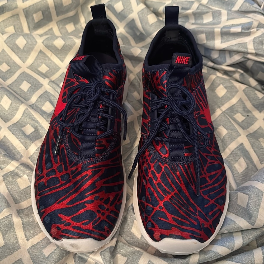 Nike Juvenate Running Shoes Red Blue sz 7